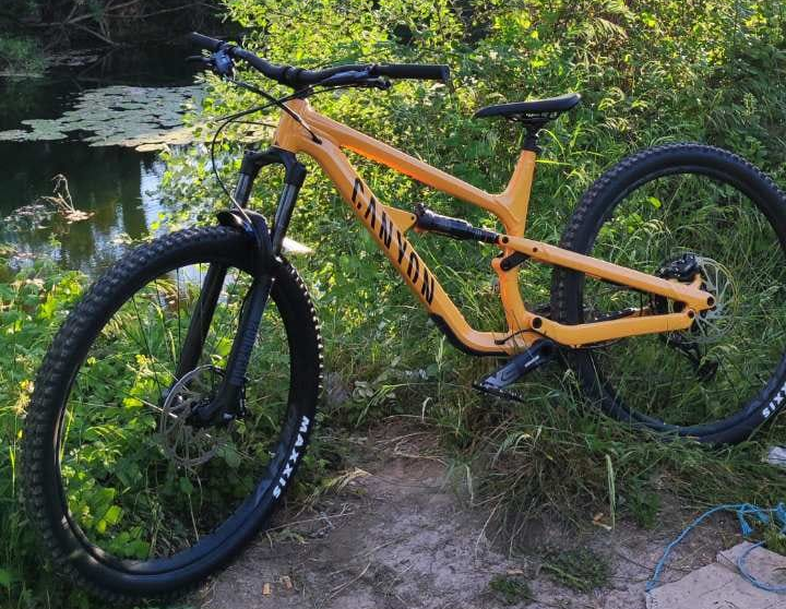 Canyon Spectral 5 Mountain Bike